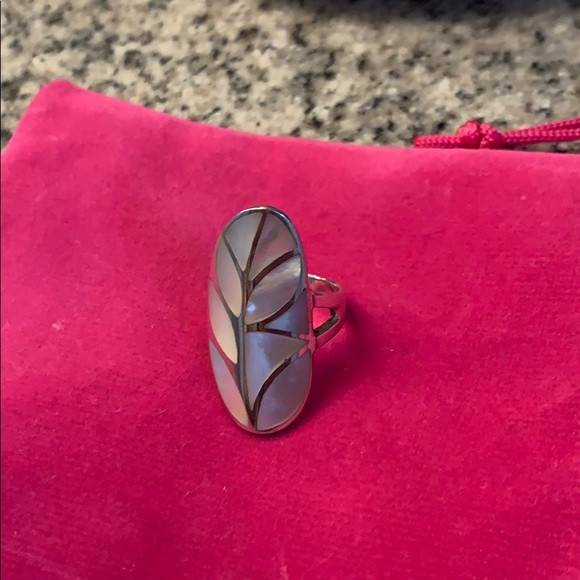 Mother of Pearl Inlay sterling silver ring - Picture 5 of 8